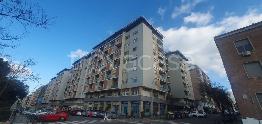 appartamento in vendita a Roma in zona Ardeatino