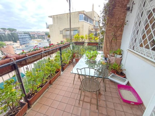 appartamento in vendita a Roma in zona Tor di Quinto