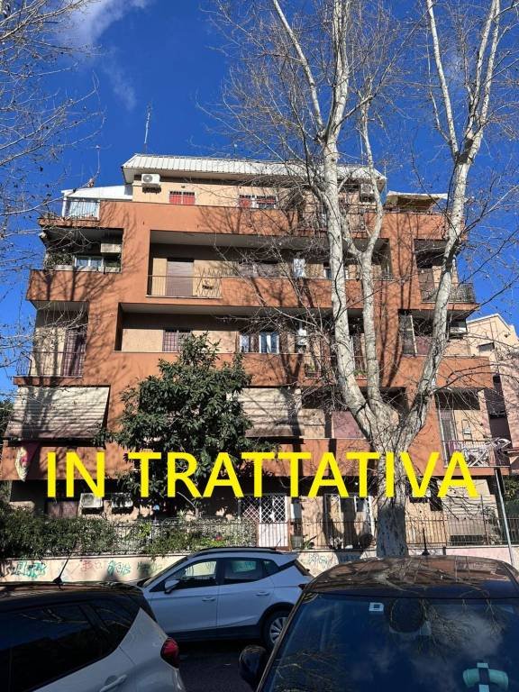 appartamento in vendita a Roma in zona Tuscolano