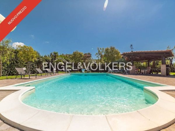 casa indipendente in vendita a Roma in zona Casal Palocco