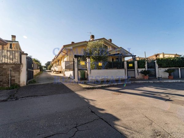 casa indipendente in vendita a Roma in zona Tor Vergata/Torrenova