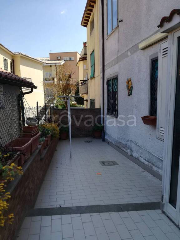 appartamento in vendita a Roma in zona Osteria Nuova