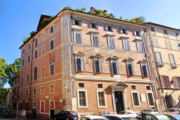 appartamento in vendita a Roma in zona Campo Marzio