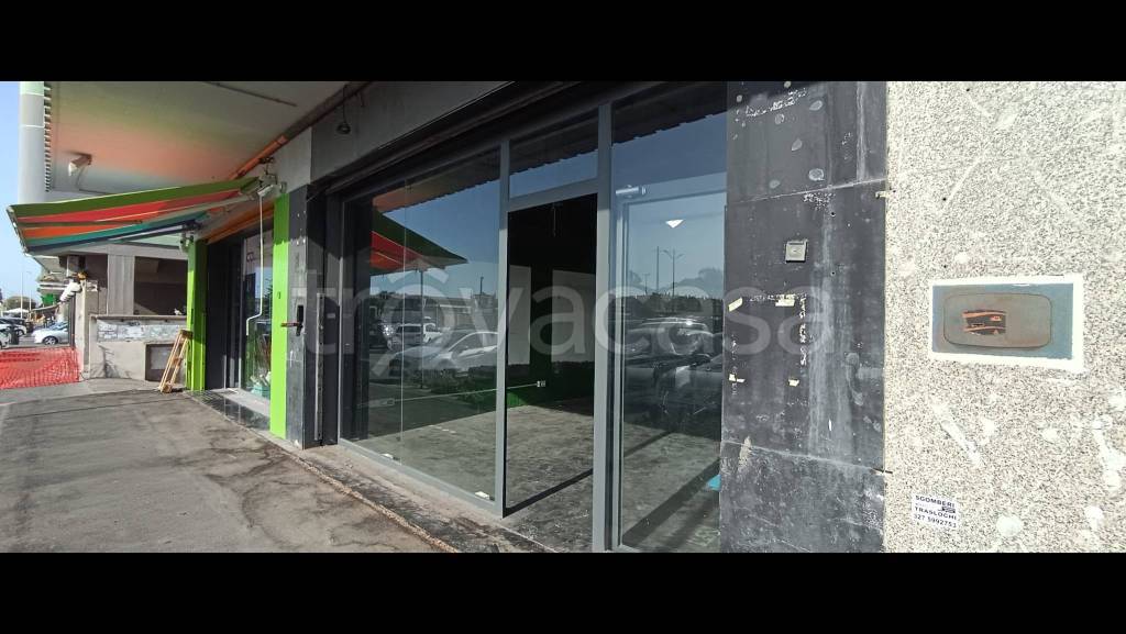 negozio in vendita a Roma in zona Ostia