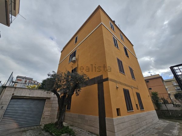 appartamento in vendita a Roma in zona Primavalle