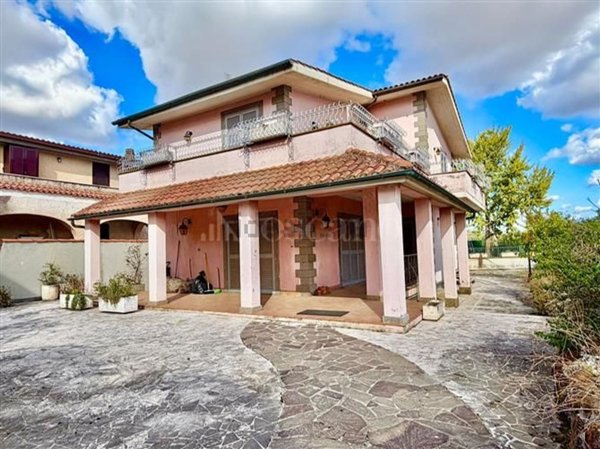 casa indipendente in vendita a Roma in zona Casal Morena