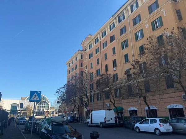 appartamento in vendita a Roma in zona Ostiense