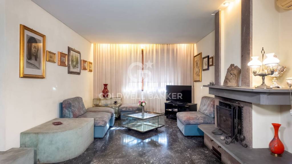 appartamento in vendita a Roma in zona EUR