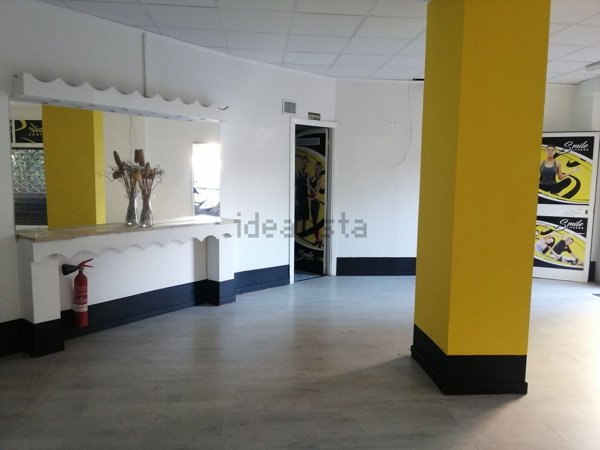 locale commerciale in vendita a Roma in zona Ponte Mammolo