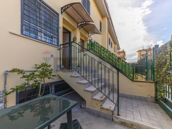 casa indipendente in vendita a Roma in zona Ponte di Nona