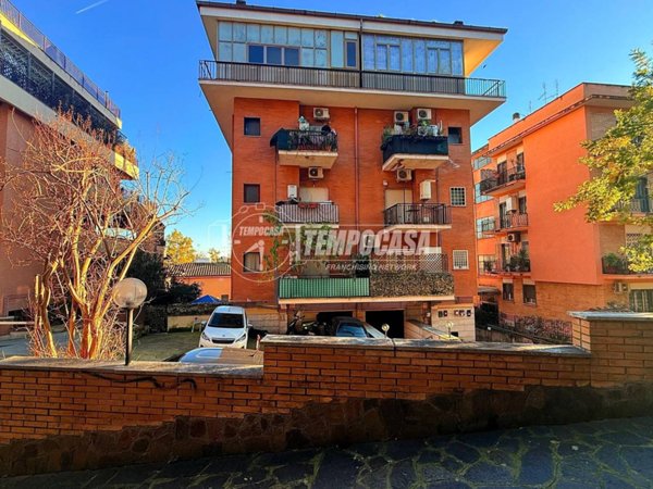 monolocale in vendita a Roma in zona Tomba di Nerone