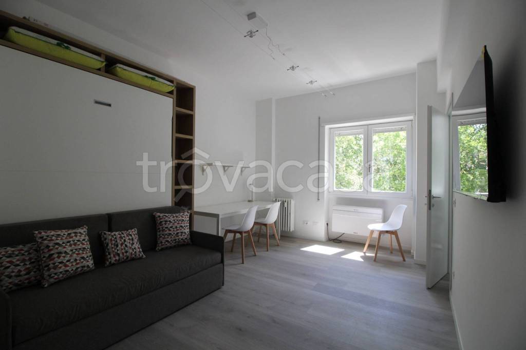 appartamento in vendita a Roma in zona Cinecittà