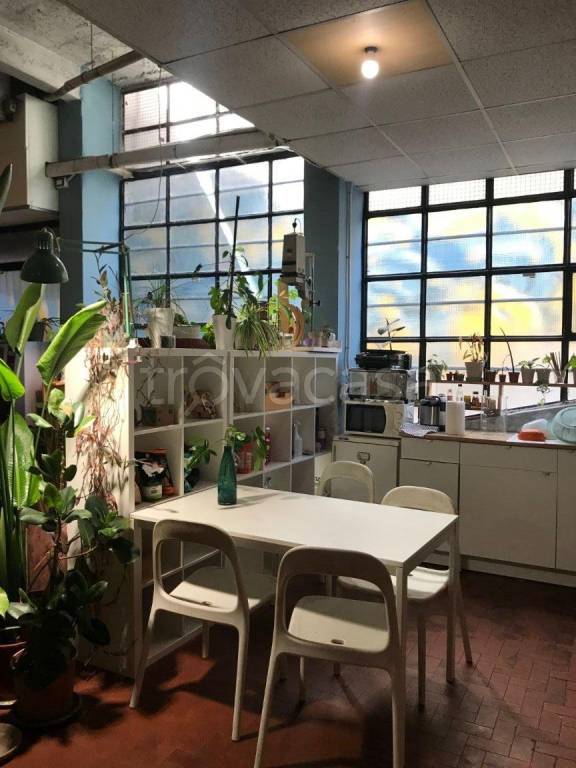 negozio in vendita a Roma in zona Prenestino-Centocelle