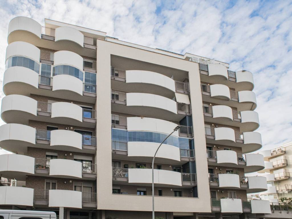 appartamento in vendita a Roma in zona Ardeatino