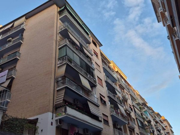appartamento in vendita a Roma in zona Tuscolano