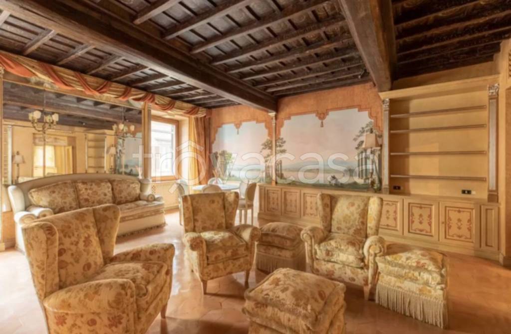 appartamento in vendita a Roma in zona Rione di Ponte