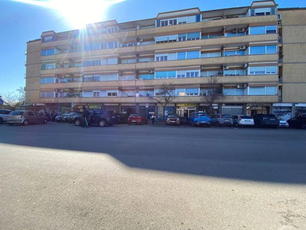 appartamento in vendita a Roma in zona Ostiense