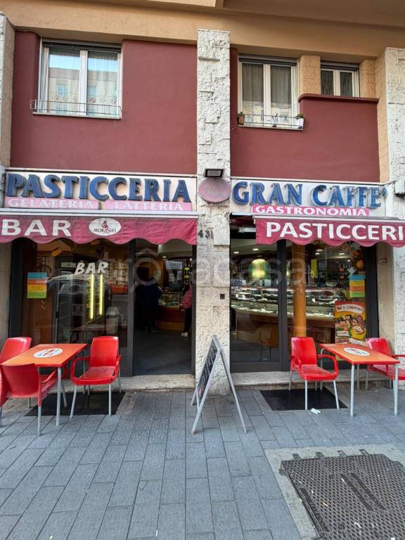 negozio in vendita a Roma in zona Prenestino-Labicano