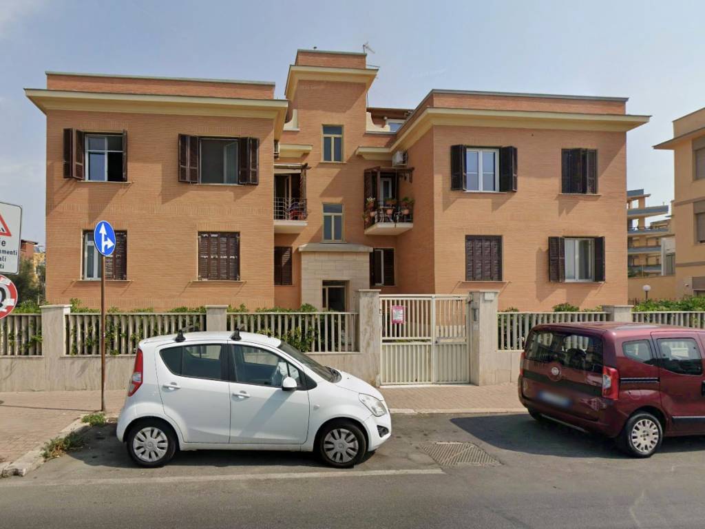 appartamento in vendita a Roma in zona Ostia