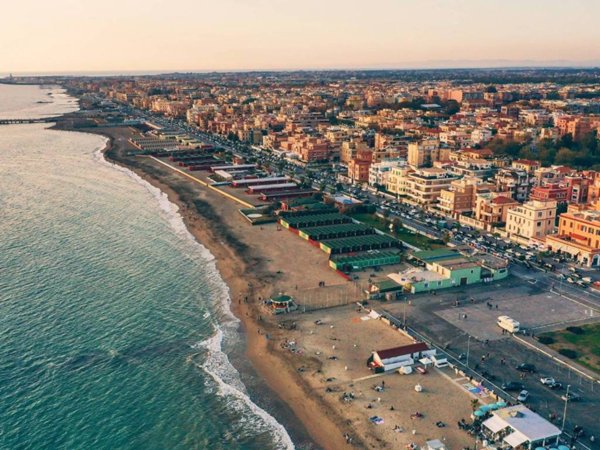 appartamento in vendita a Roma in zona Castel Fusano