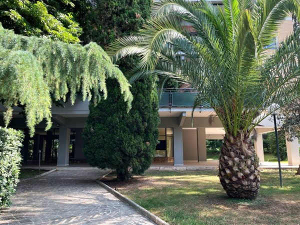 appartamento in vendita a Roma in zona EUR