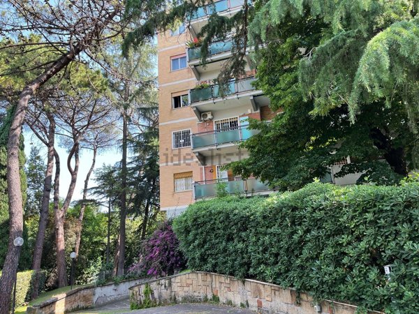 appartamento in vendita a Roma in zona EUR