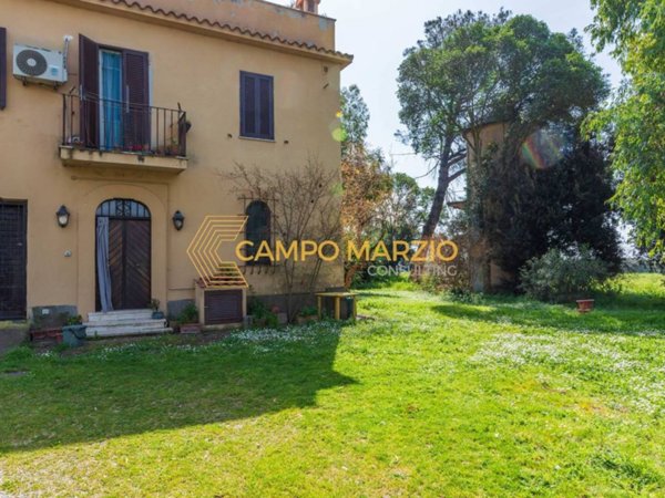 casa indipendente in vendita a Roma in zona Sette Bagni