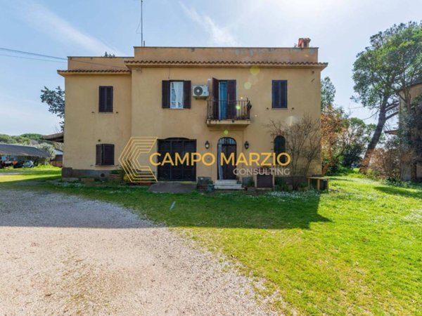 casa indipendente in vendita a Roma in zona Casal Monastero