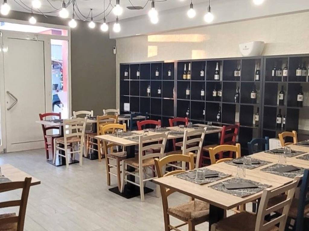 negozio in vendita a Roma in zona Ponte Mammolo