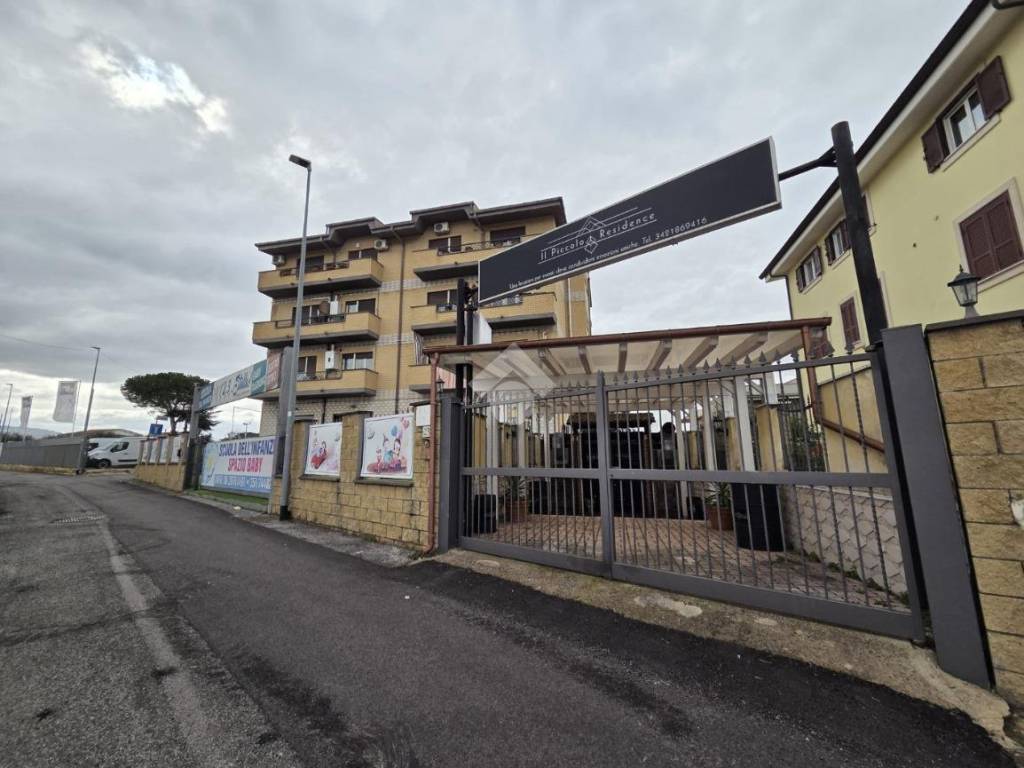 negozio in vendita a Roma in zona Borghesiana