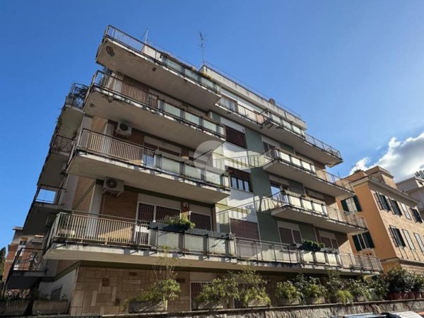 appartamento in vendita a Roma in zona Appio Latino