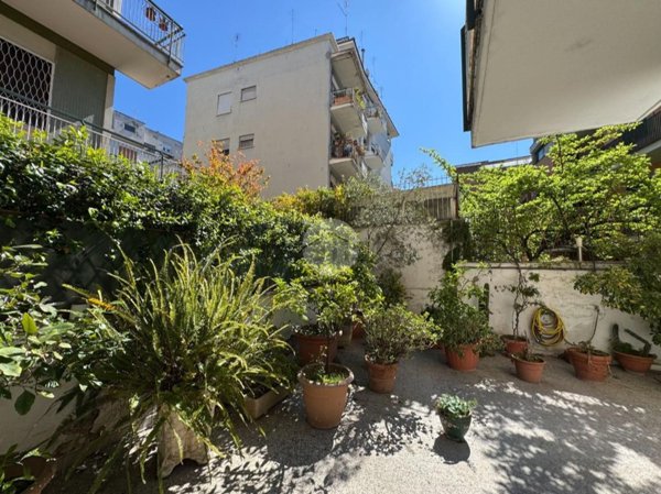 appartamento in vendita a Roma in zona Appio Latino