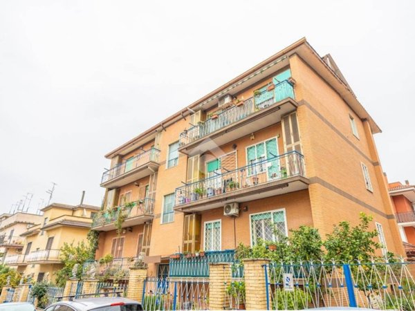 appartamento in vendita a Roma in zona Finocchio