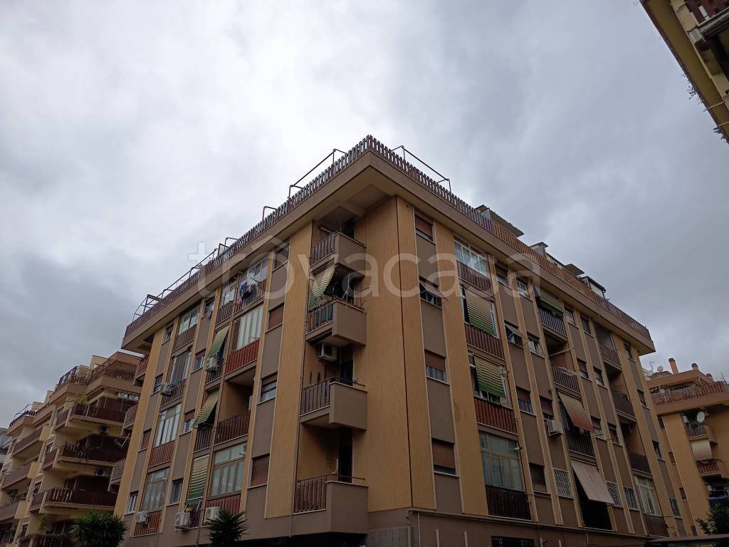 appartamento in vendita a Roma in zona Ostia