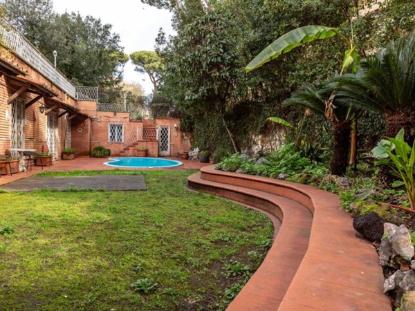 casa indipendente in vendita a Roma in zona Parioli
