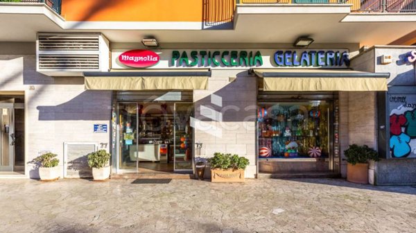 negozio in vendita a Roma in zona Torrevecchia