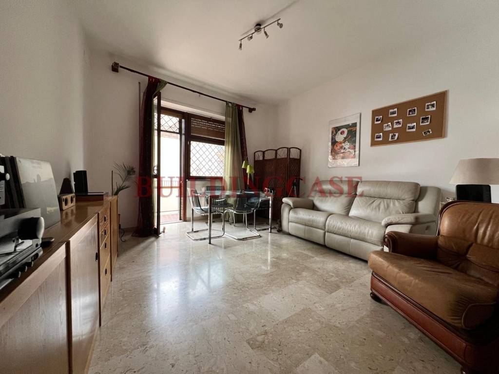 appartamento in vendita a Roma in zona Ardeatino