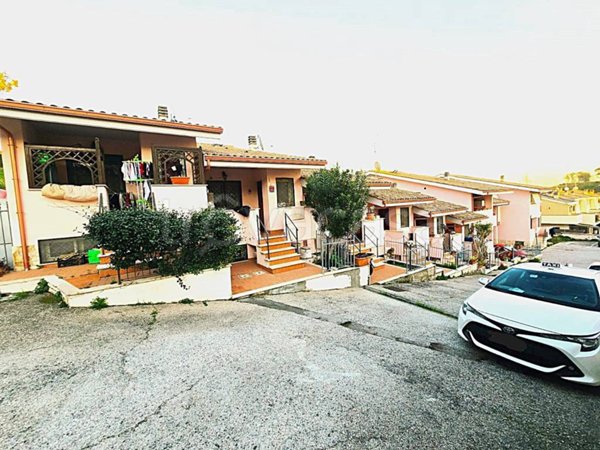 casa indipendente in vendita a Roma in zona Massimina/Casal Lumbroso