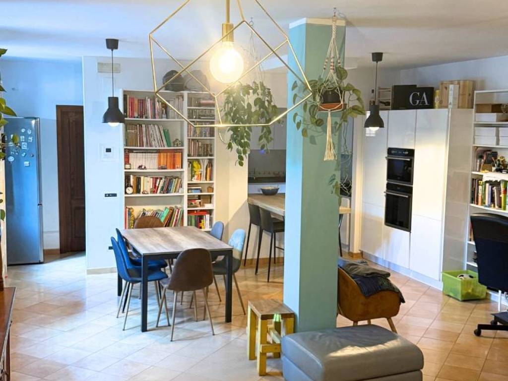 casa indipendente in vendita a Roma in zona Ardeatino