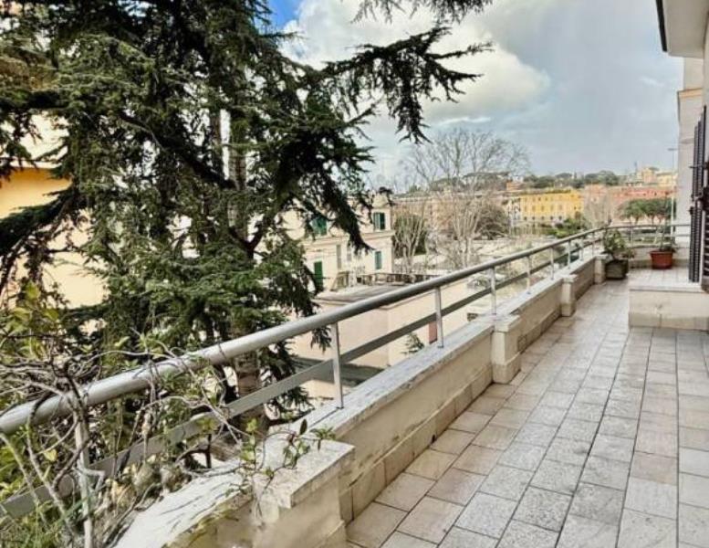appartamento in vendita a Roma in zona Rione Prati