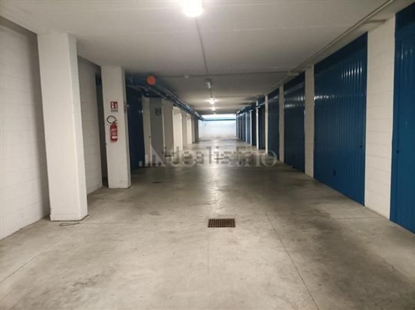 locale di sgombero in vendita a Roma in zona Ostiense