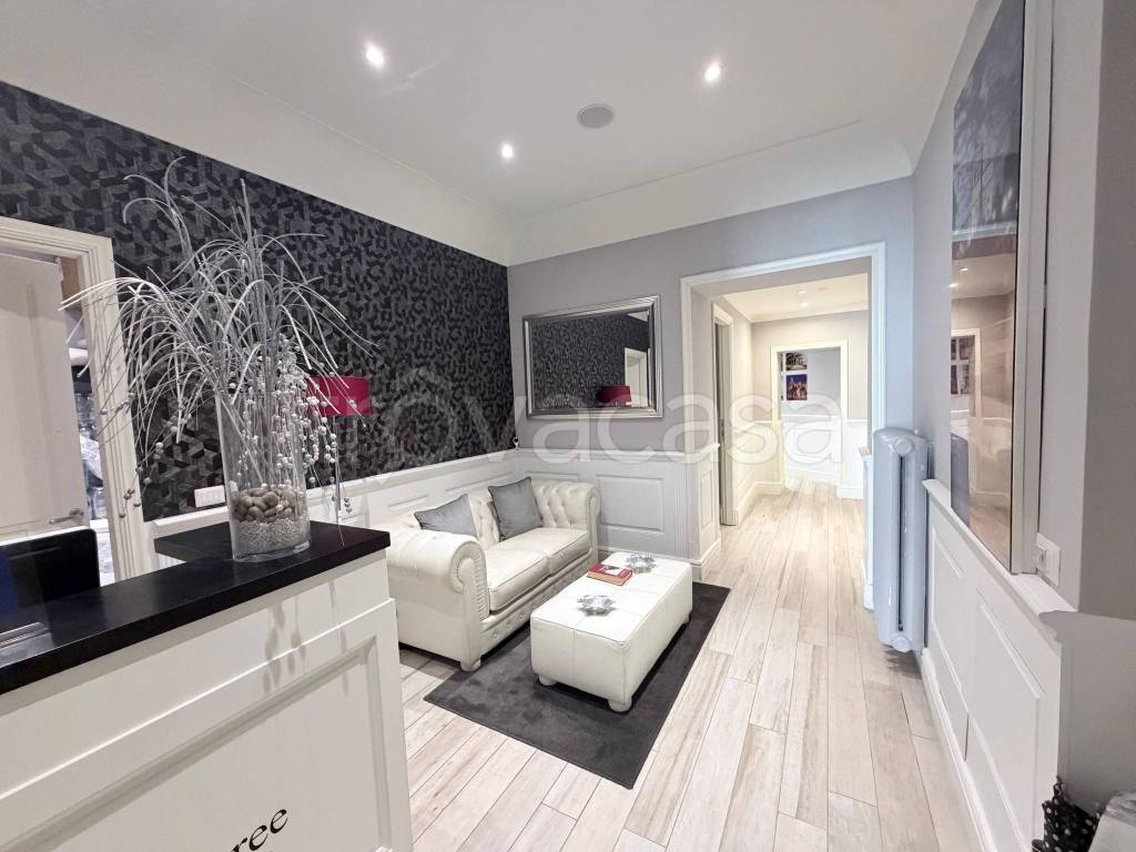 appartamento in vendita a Roma in zona Trevi-Colonna