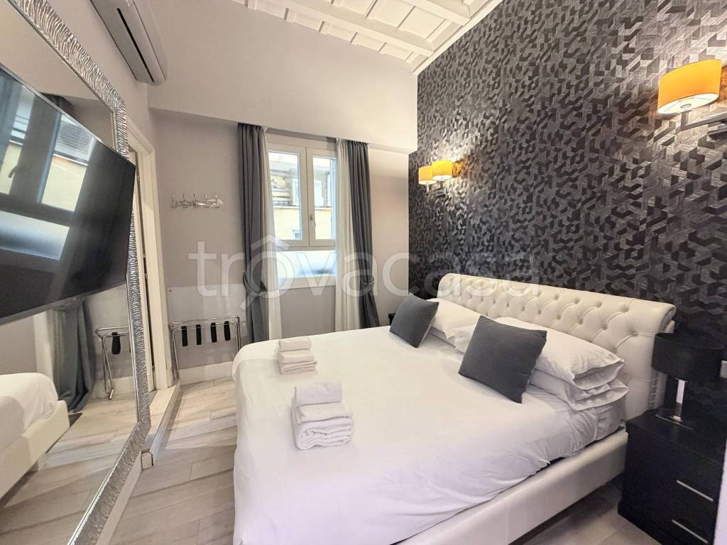 appartamento in vendita a Roma in zona Trevi-Colonna