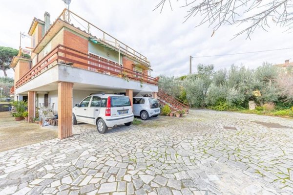 casa indipendente in vendita a Roma in zona Casal Morena