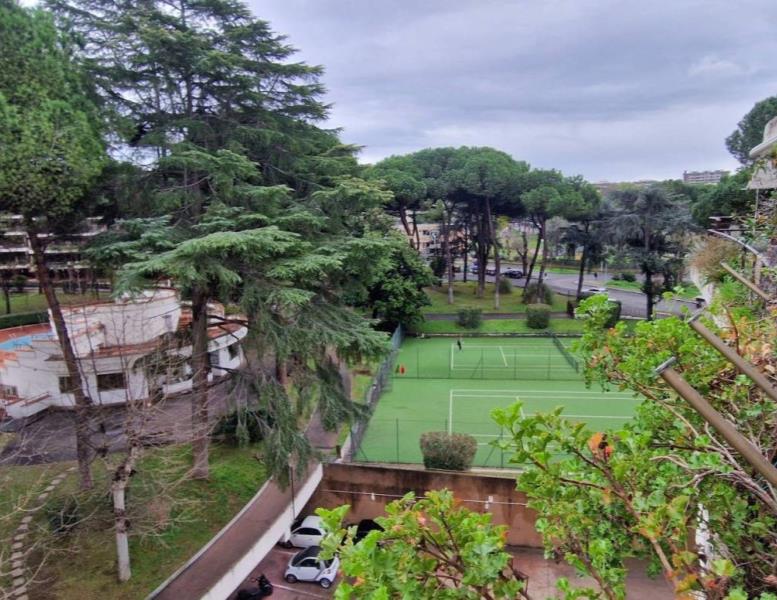 appartamento in vendita a Roma in zona EUR