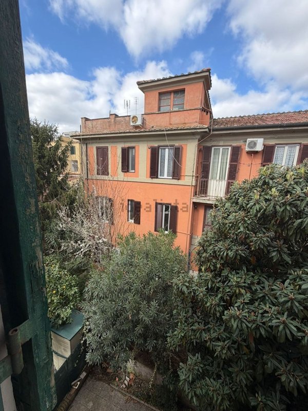 appartamento in vendita a Roma in zona San Saba - Ripa