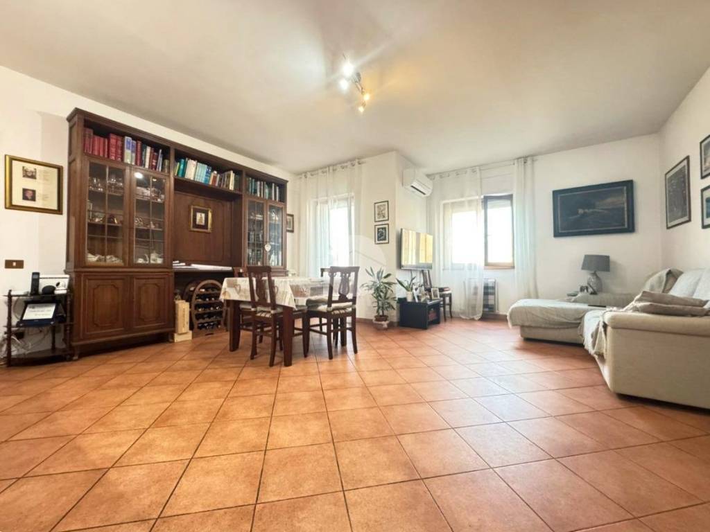 appartamento in vendita a Roma in zona Spinaceto