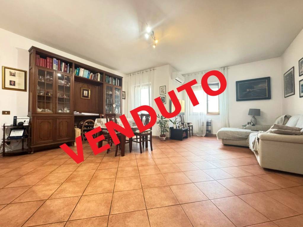 appartamento in vendita a Roma in zona Spinaceto