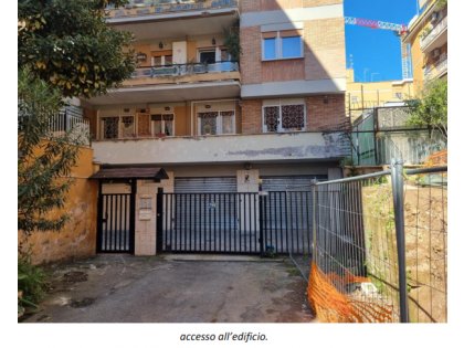 appartamento in vendita a Roma in zona Ardeatino