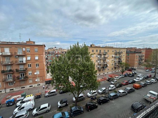 appartamento in vendita a Roma in zona Ostia